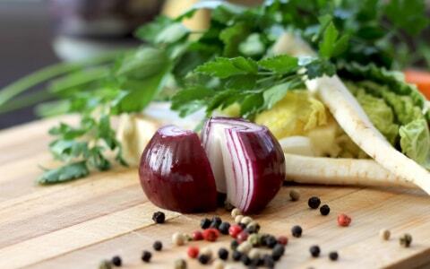 Kako izrezati luk i češnjak bez suza?